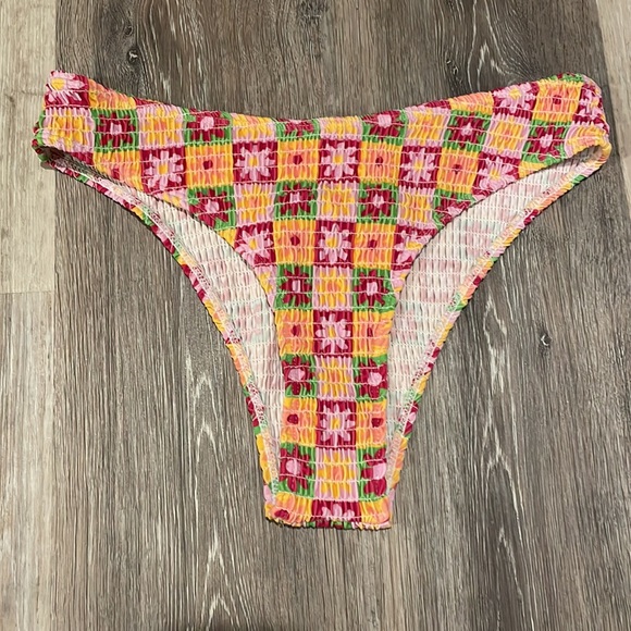 Floral swimsuit - Picture 3 of 4